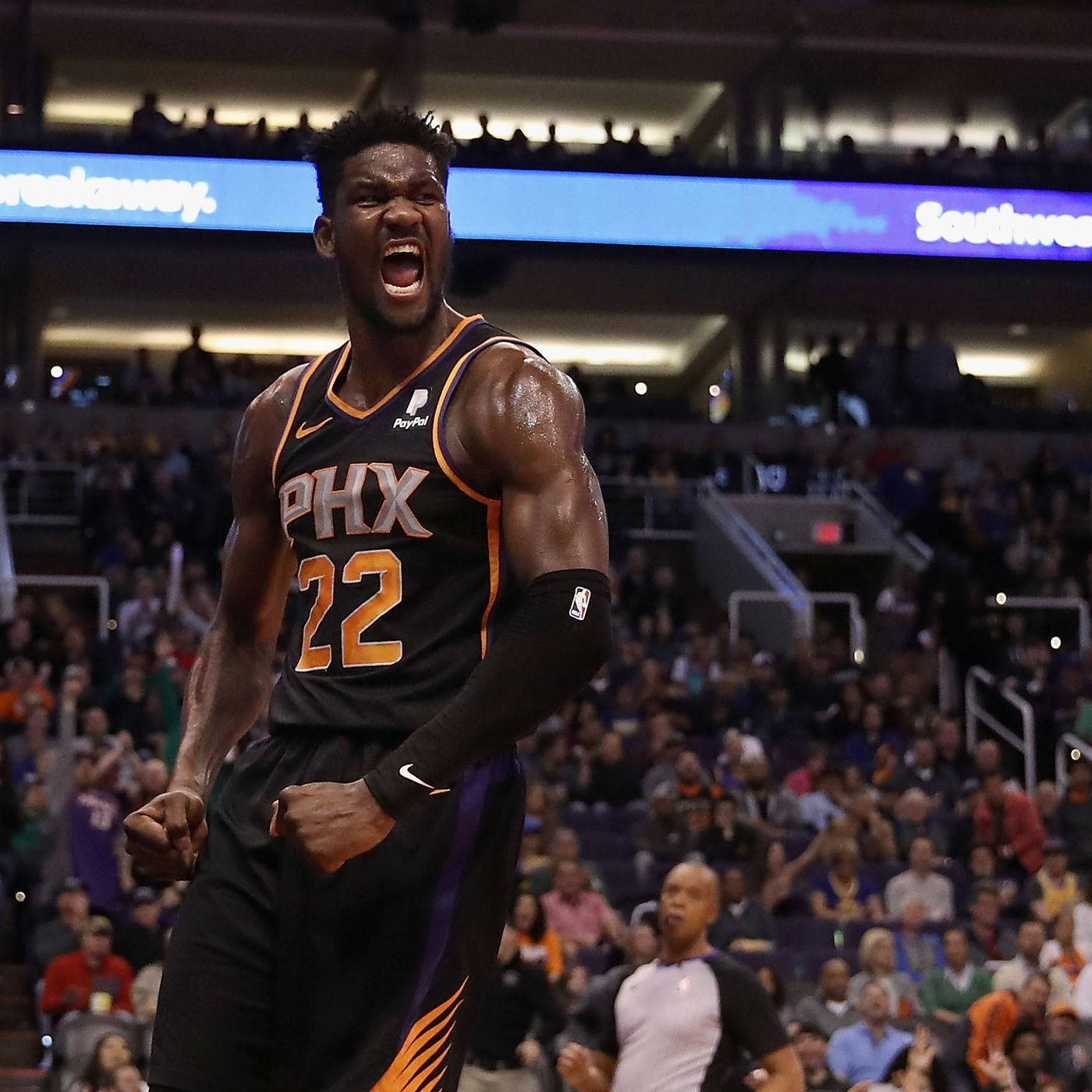 NBA Kraftcenter Phoenix Suns Deandre Ayton Wallpaper Wallpaper