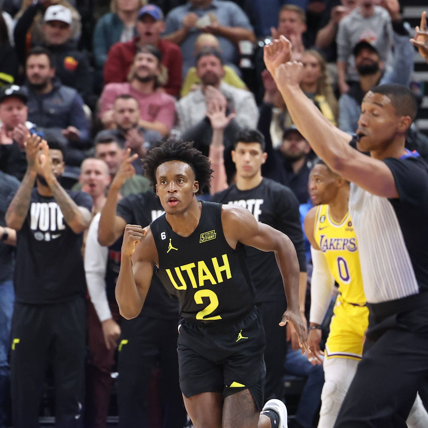 NBA Utah Collin Sexton Tapet: Se på Collin Sexton dunkende på NBA Utah Jazzs hjemmebane. Wallpaper