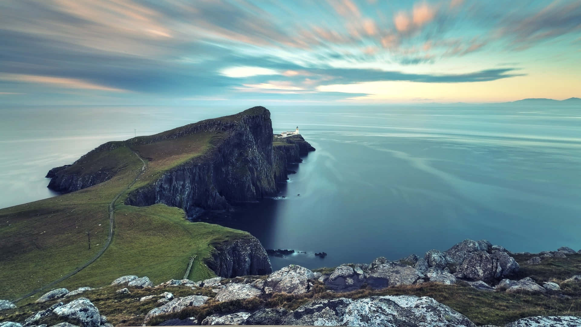 Neist Point Lighthouse Pointed Cliff Wallpaper
