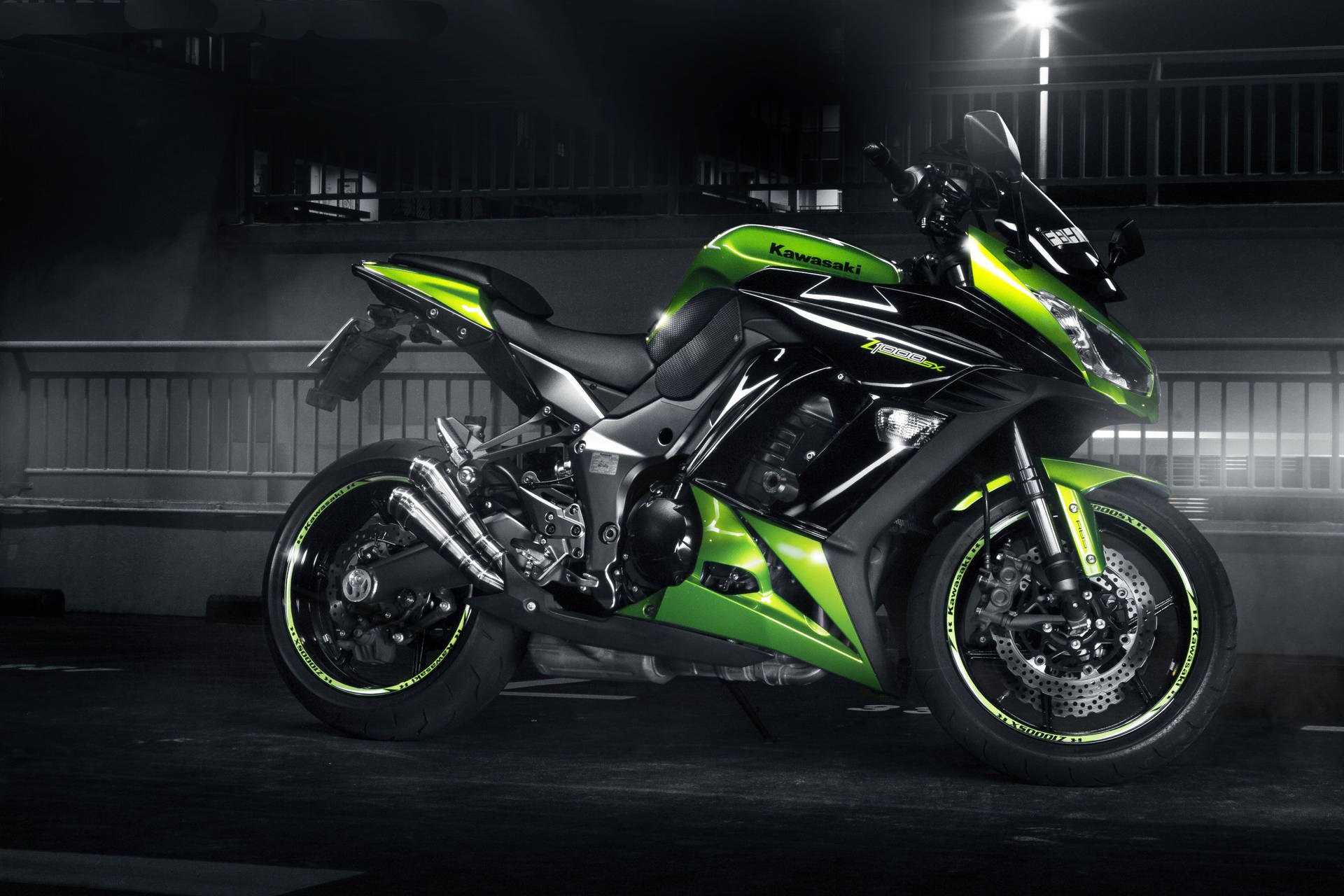 Kawasaki H2r Verde Fluo E Nera Sfondo