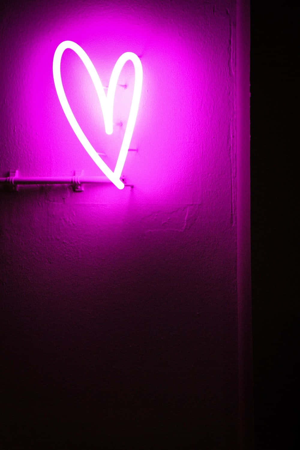 Retratode Coração Led Neon Roxo Papel de Parede