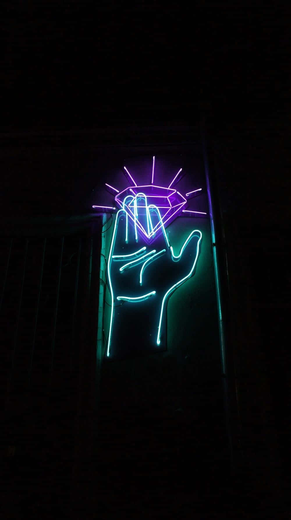 Neon Light Diamondin Hand Wallpaper