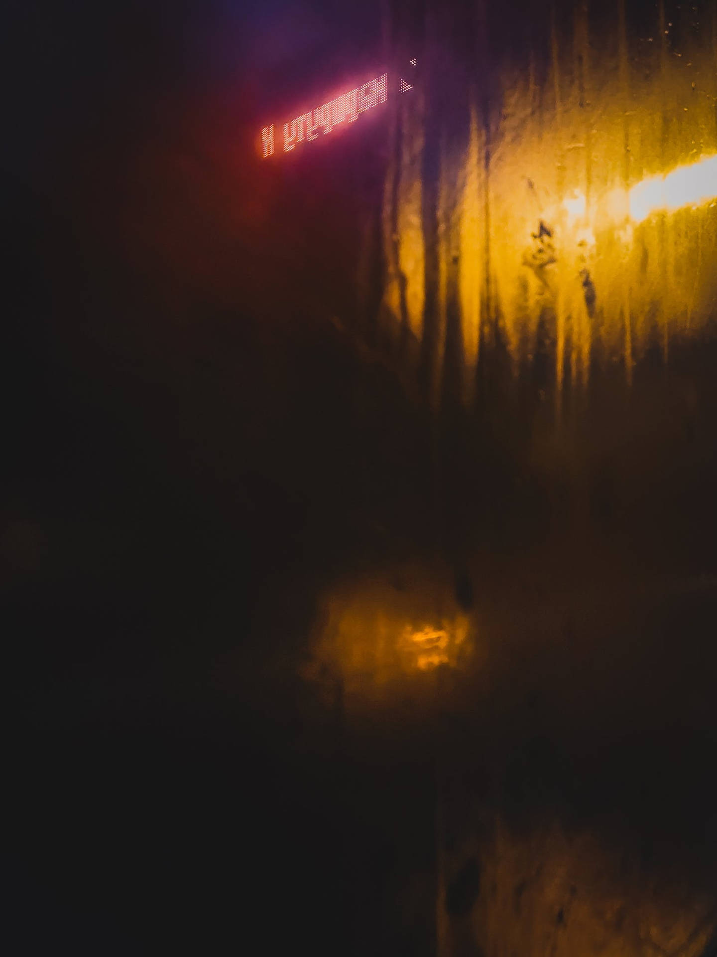 Neongelbe Ästhetische Led-lichter Wallpaper