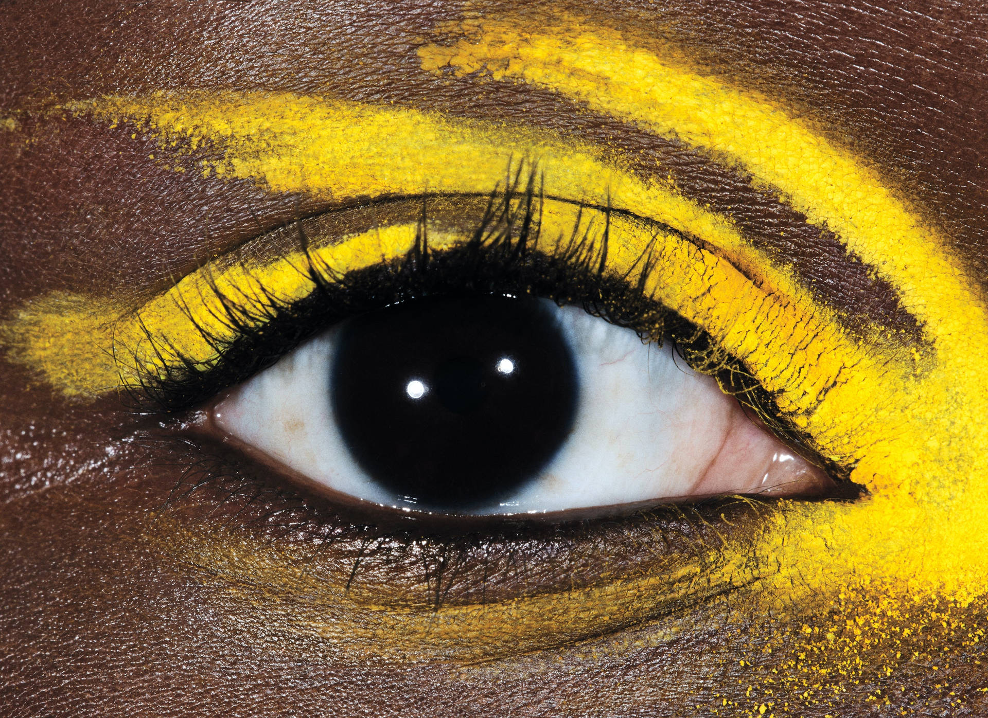 Neon Yellow Artistic Eyeshadow Wallpaper