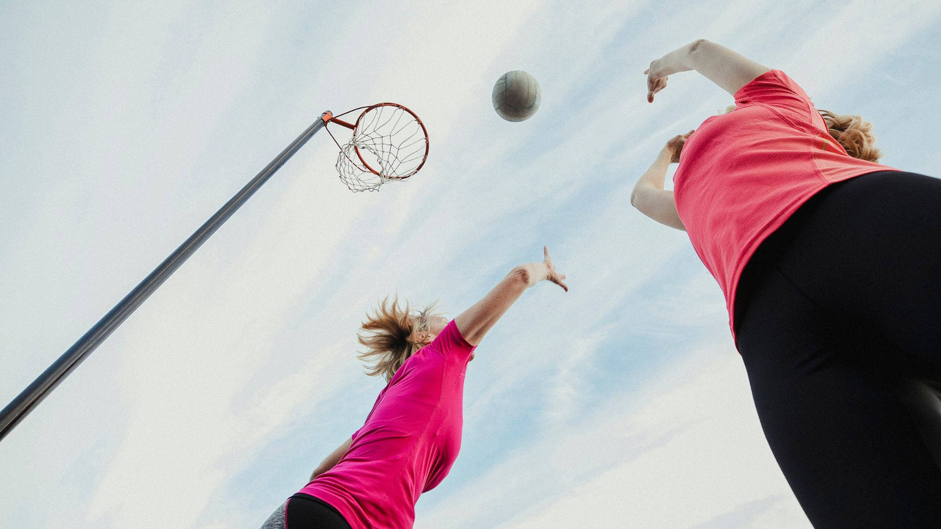 Netball Catch Ball High Jump Wallpaper