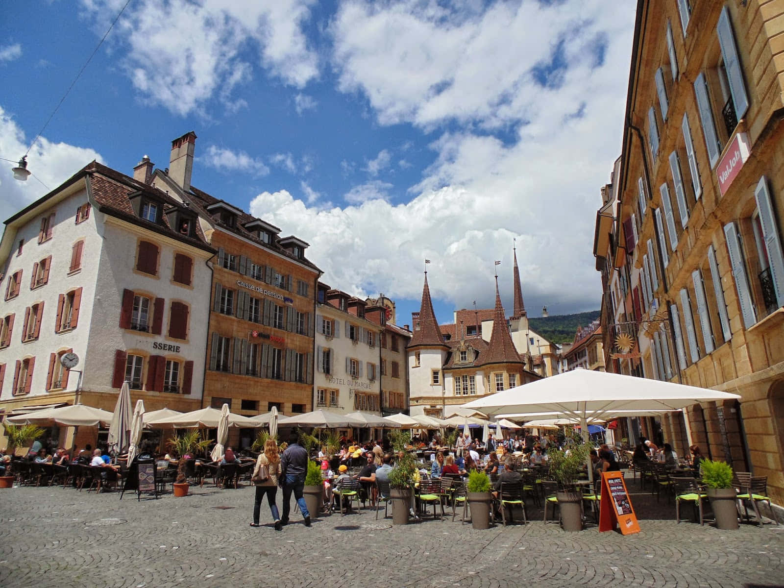 Neuchatel Switzerland Sunny Day Wallpaper