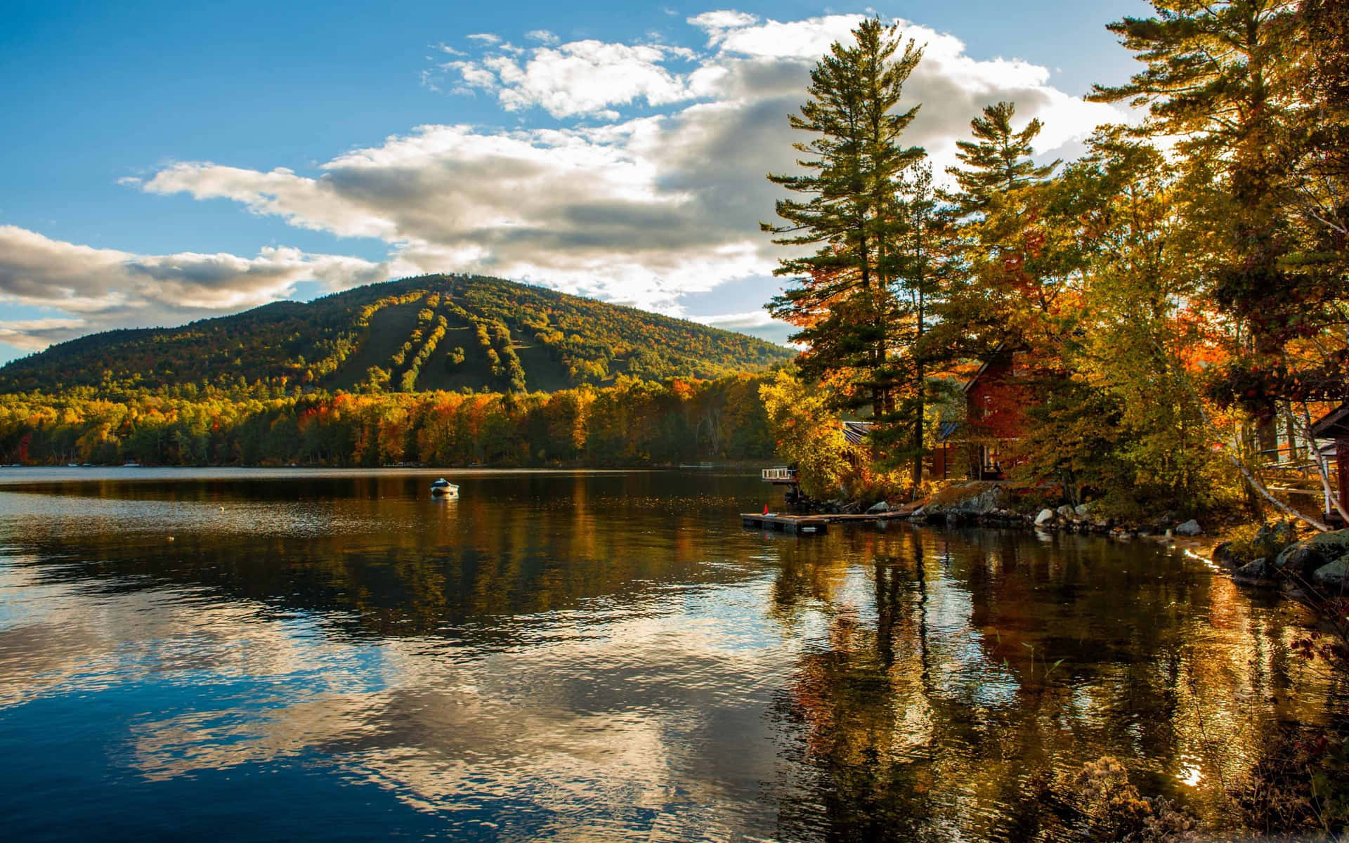 Enjoy a Stunning Autumn in New England Wallpaper