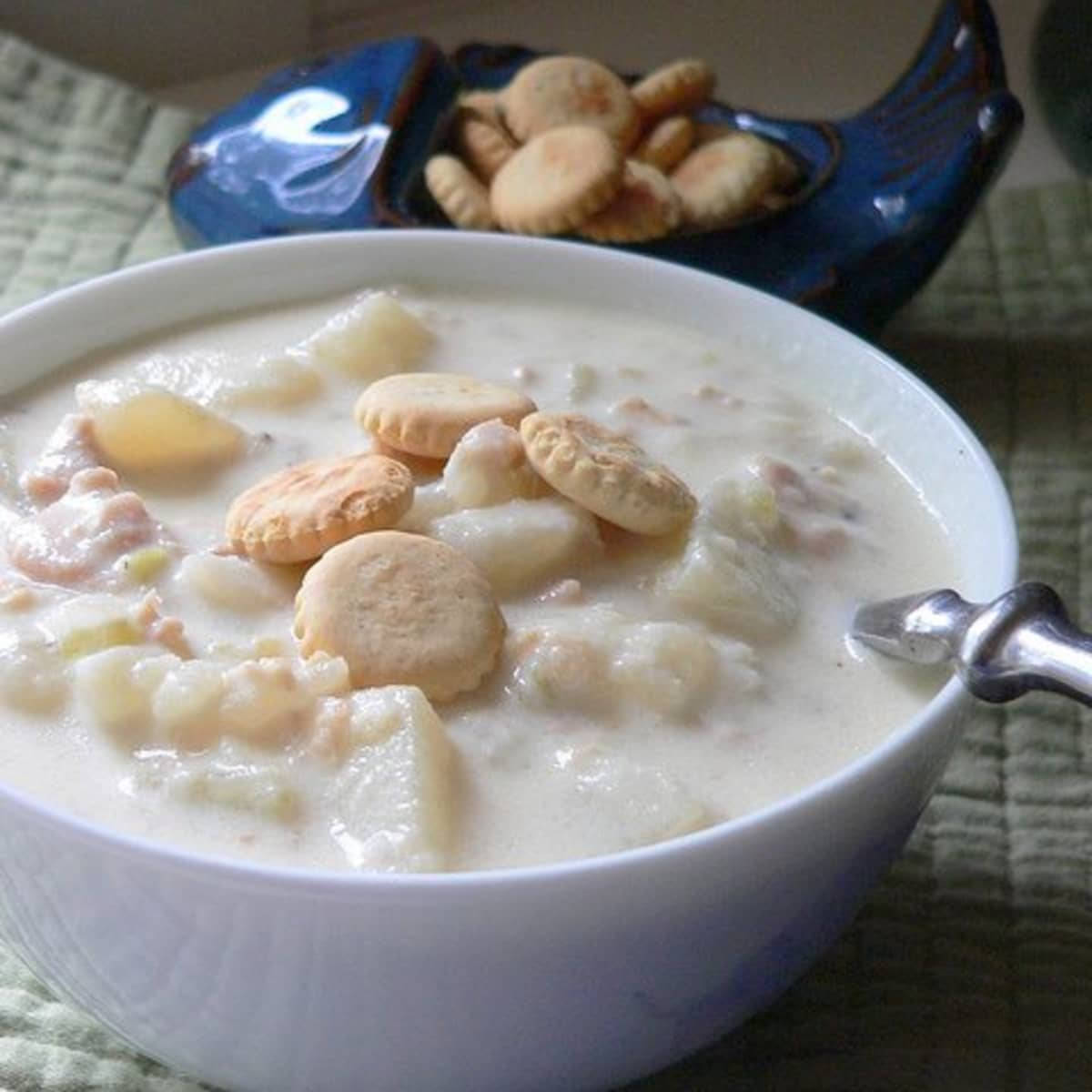 Ny Englands Clam Chowder Suppe Toppet Med Kiks. Wallpaper