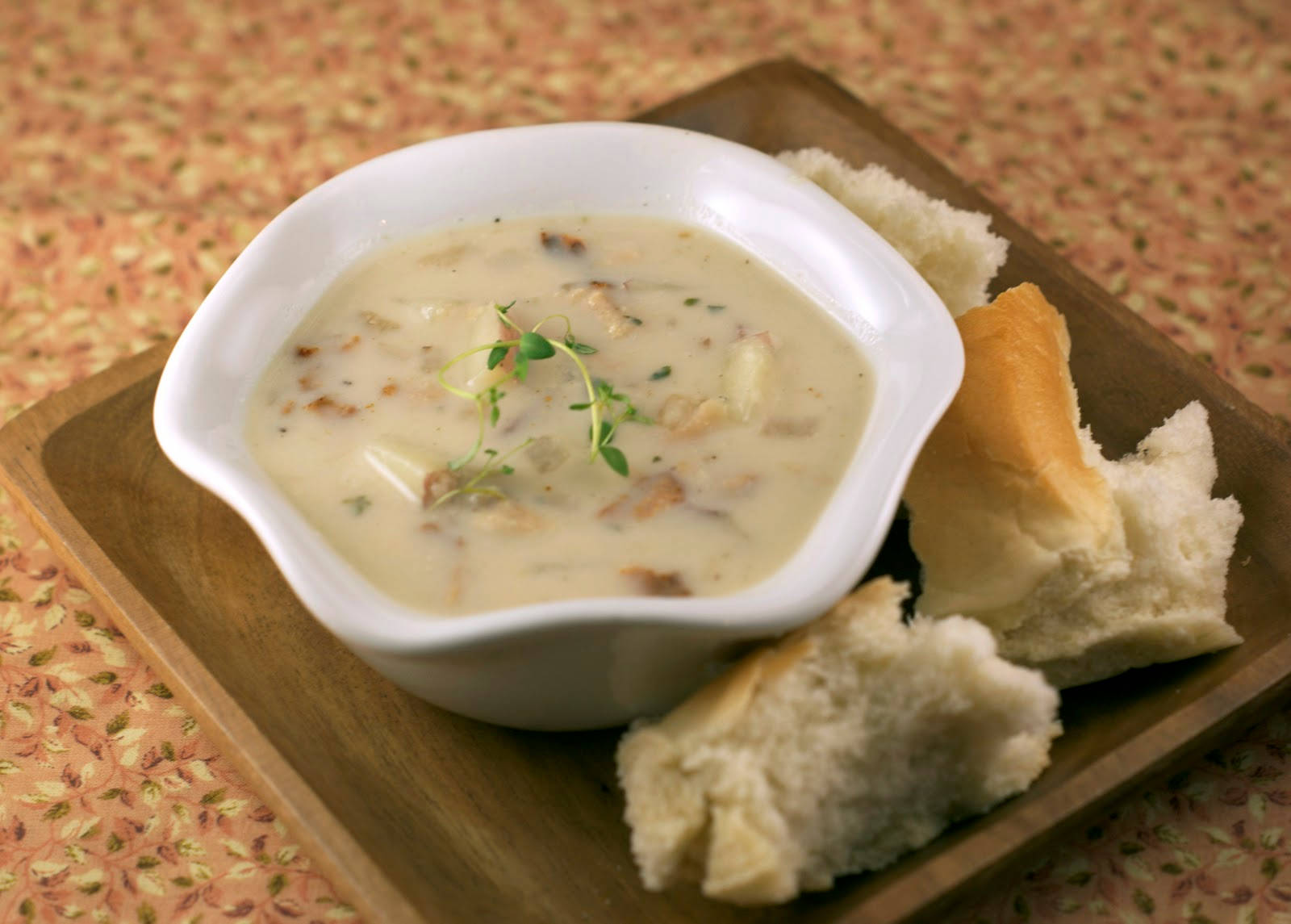 Ny England Clam Chowder Suppe Med Brød Wallpaper