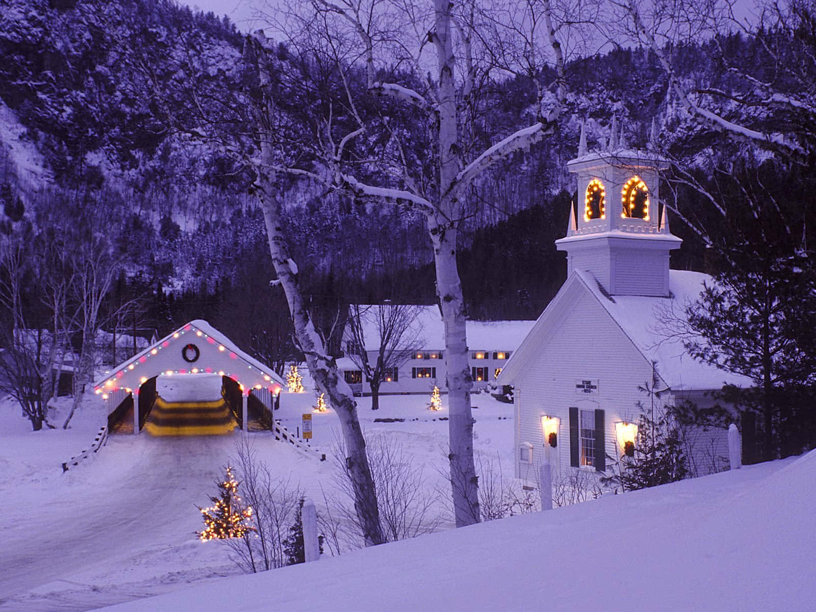 Enjoy a Fresh Winter Getaway in the White Mountains of New Hampshire Wallpaper