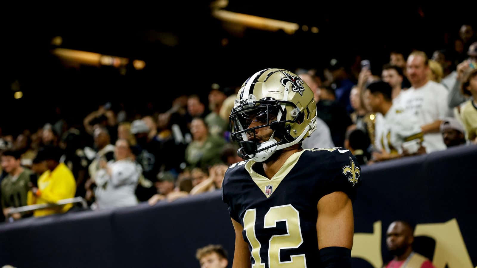 New Orleans Saints Player Focused During Game Wallpaper