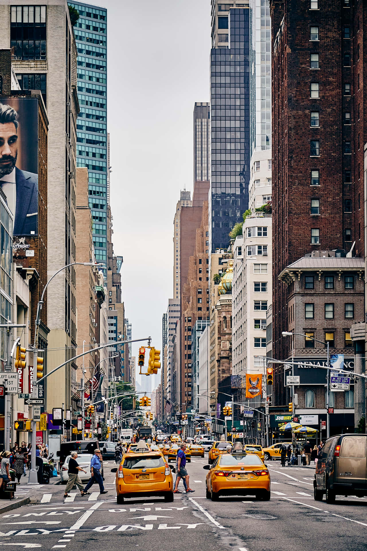 Experience the vibrancy of New York's colorful and creative art scene Wallpaper