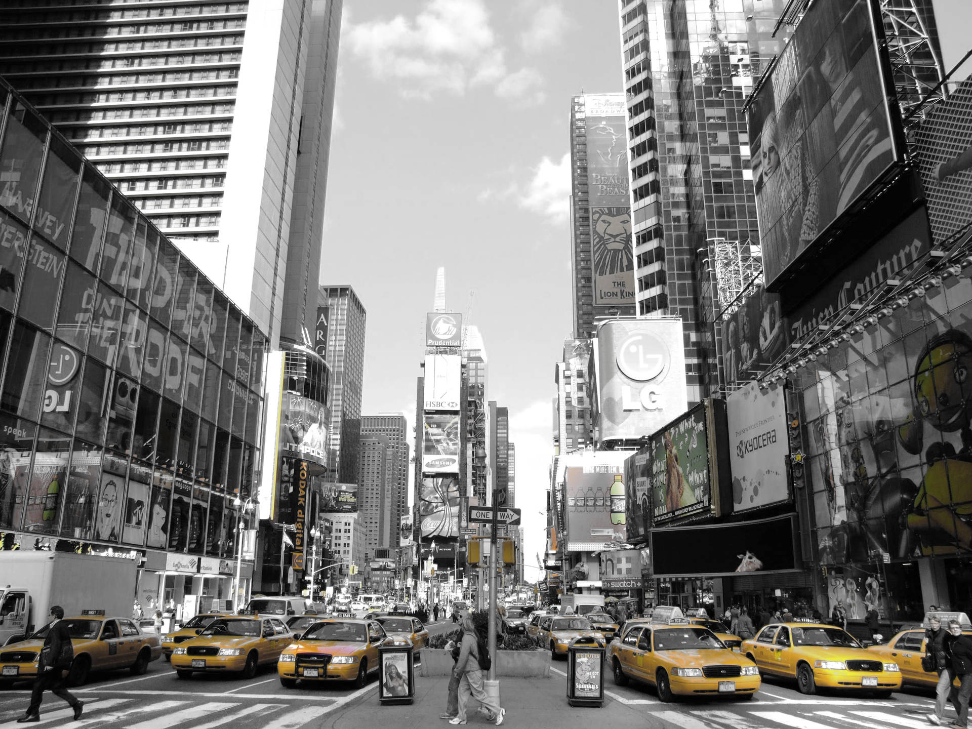 New York Black And White Yellow Taxi Wallpaper