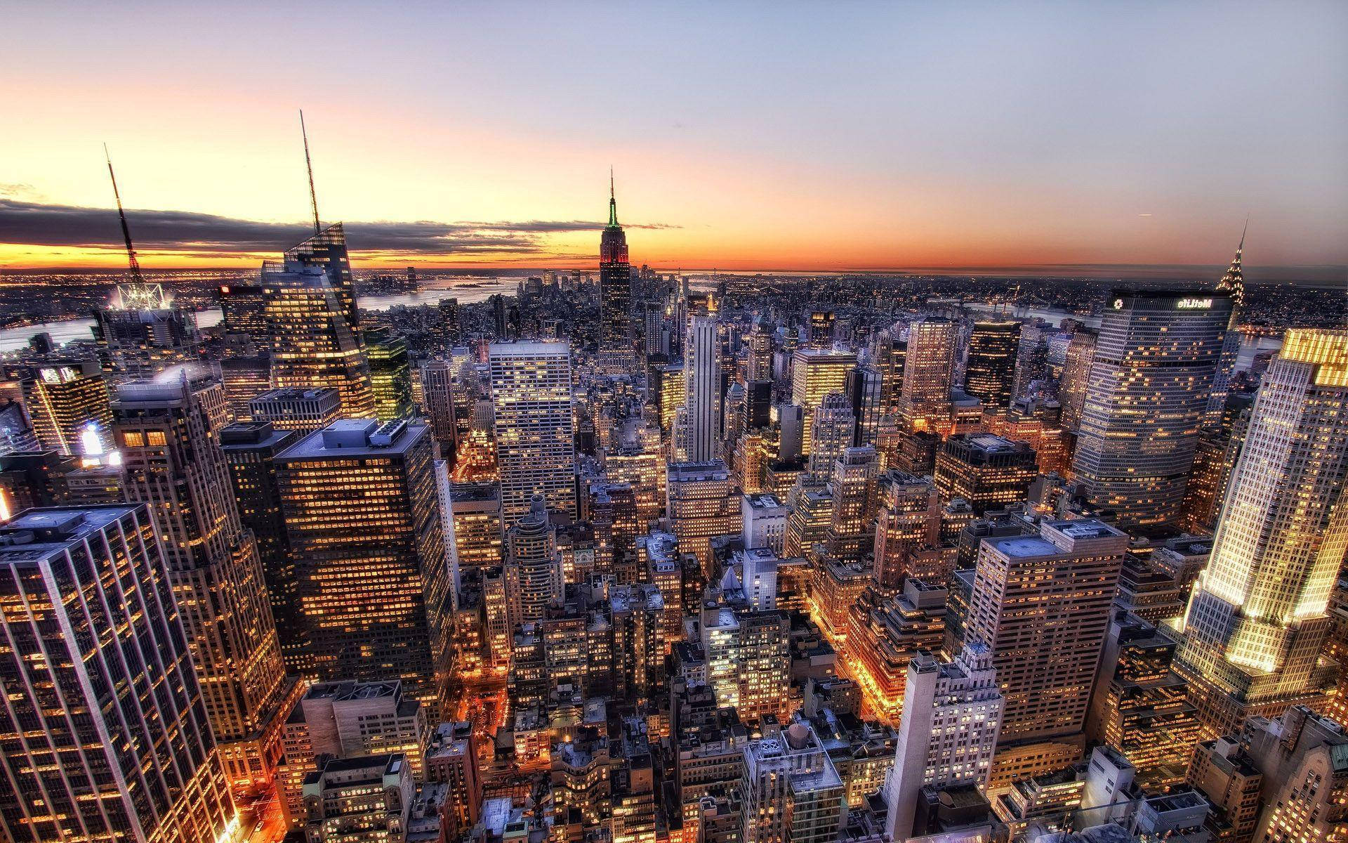 Experience the vibrant city of New York Wallpaper