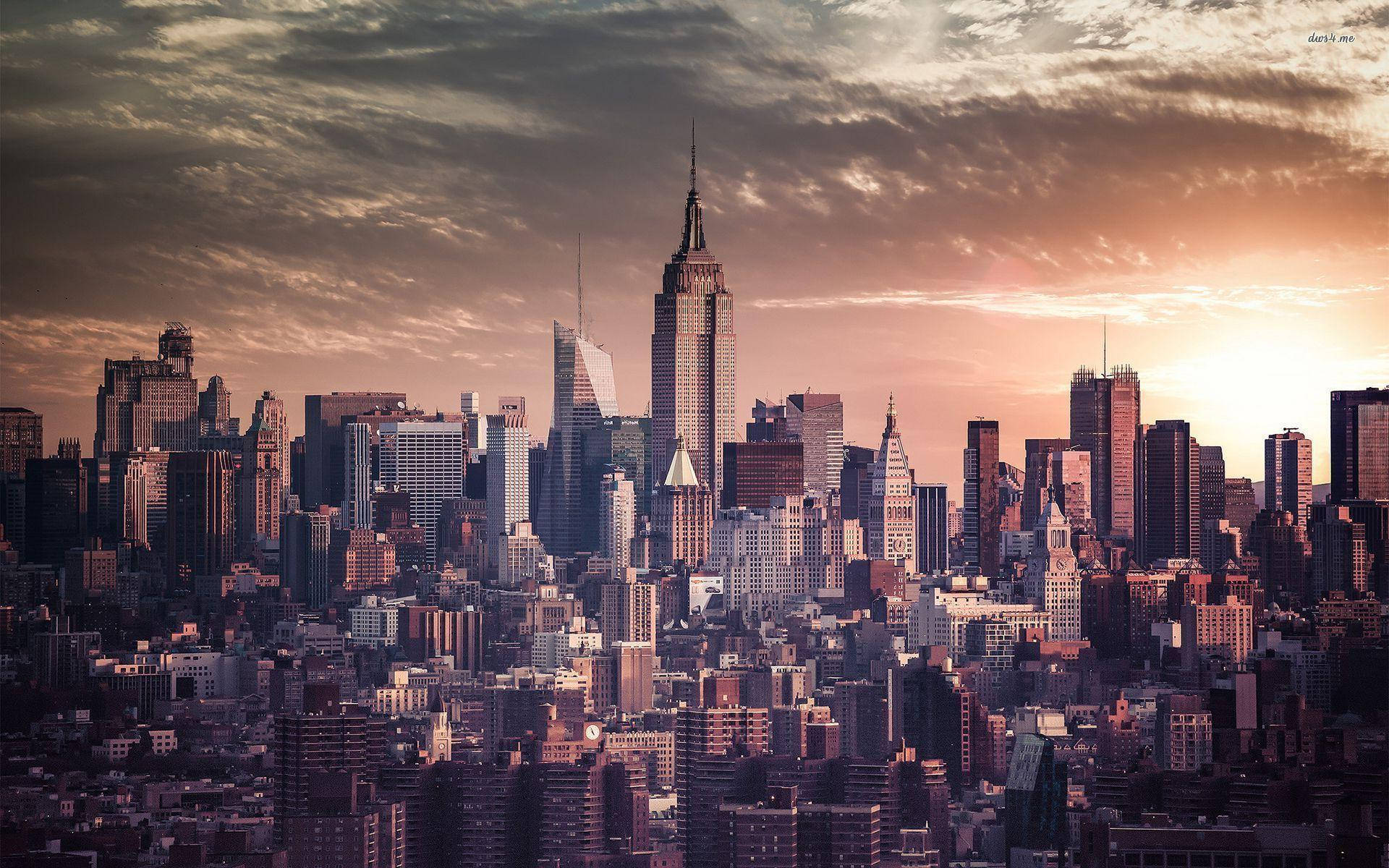 New York City Desktop Towering Empire State Building Wallpaper