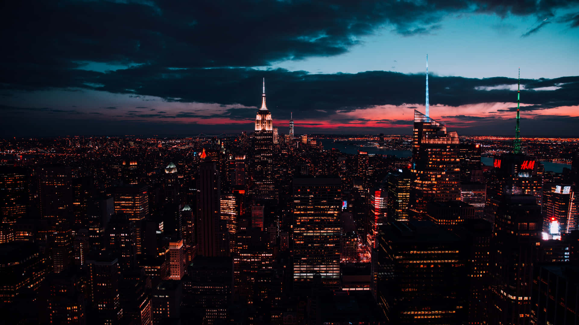 Monumental New York City Skyline Wallpaper
