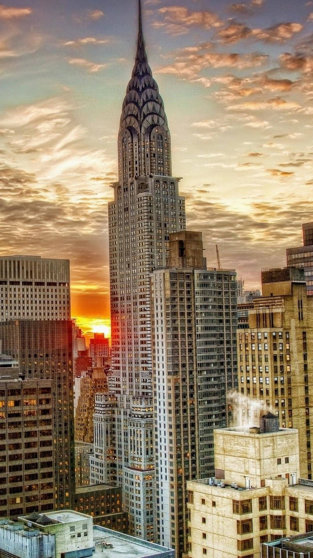 Unastupenda Skyline Di New York City Con Le Luci Che Brillano Durante La Notte. Sfondo