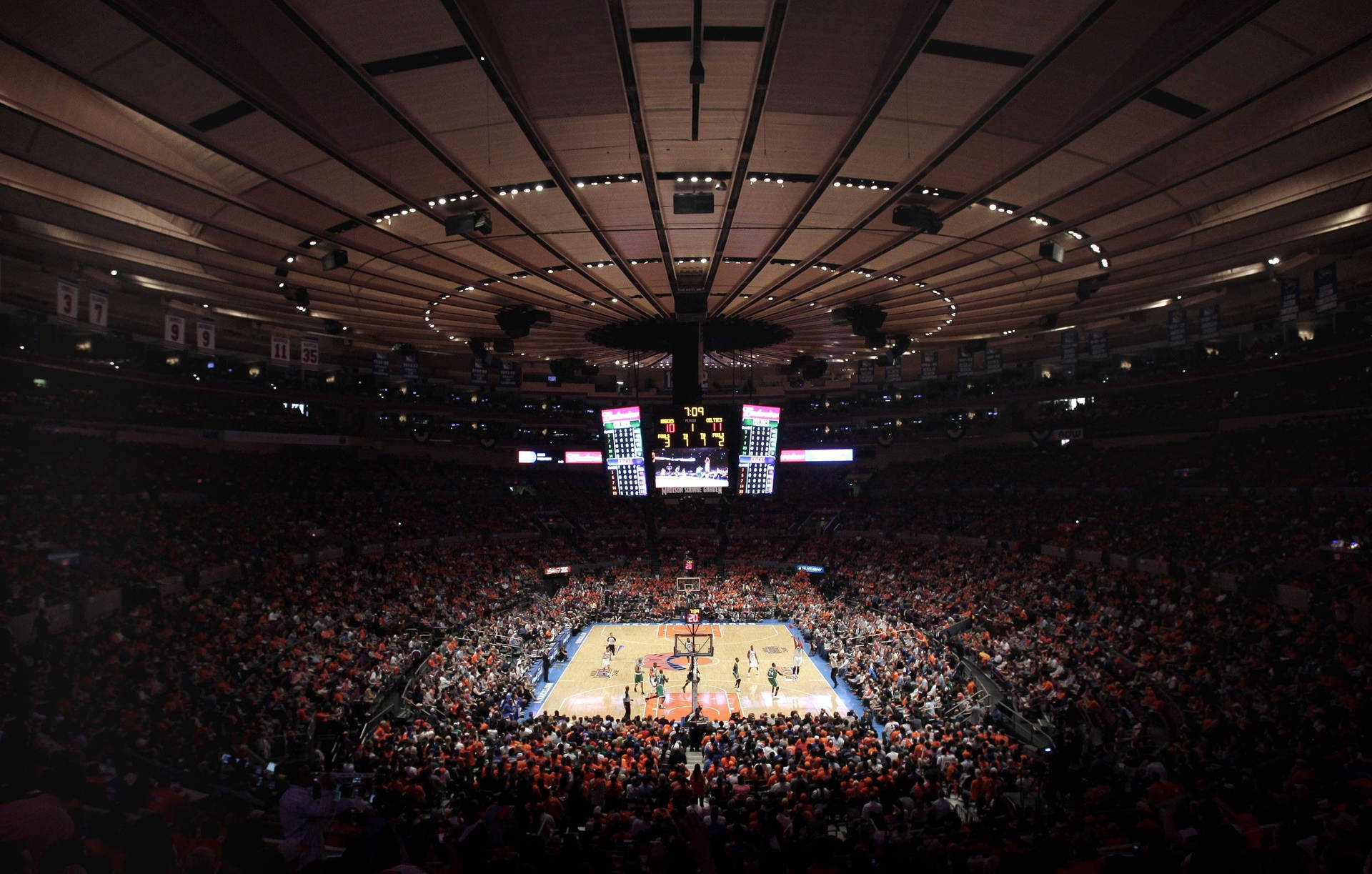 Thrilling Atmosphere at the Knicks’ Home Arena Wallpaper