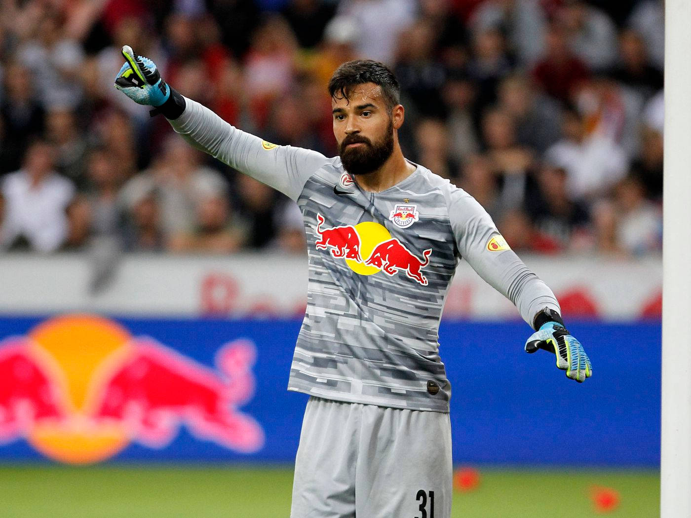 Carlos Coronel, the Dynamic Goalkeeper of the New York Red Bulls Wallpaper
