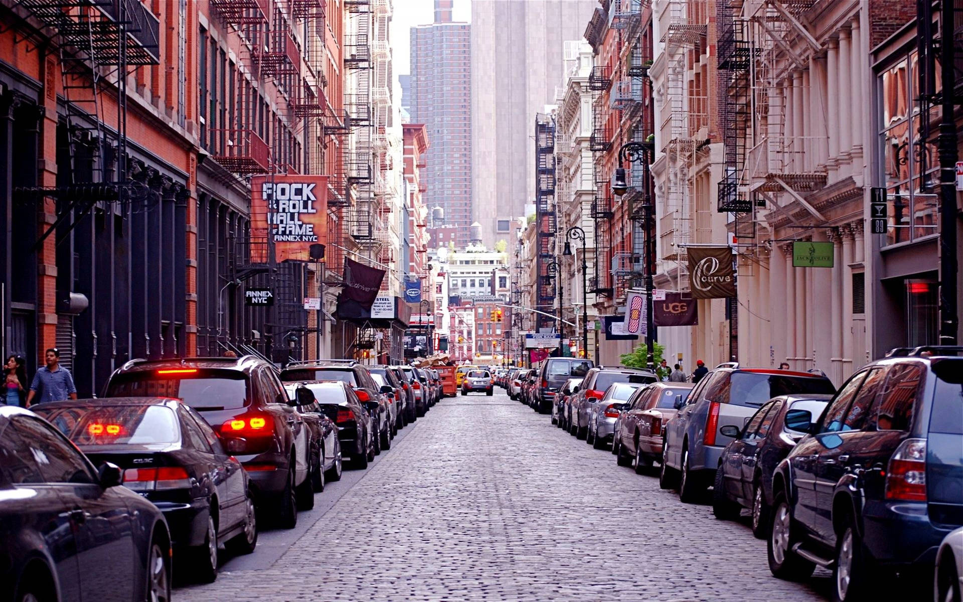 Undersøg New Yorks ikoniske gader gennem dette markante sort-hvide tapet. Wallpaper