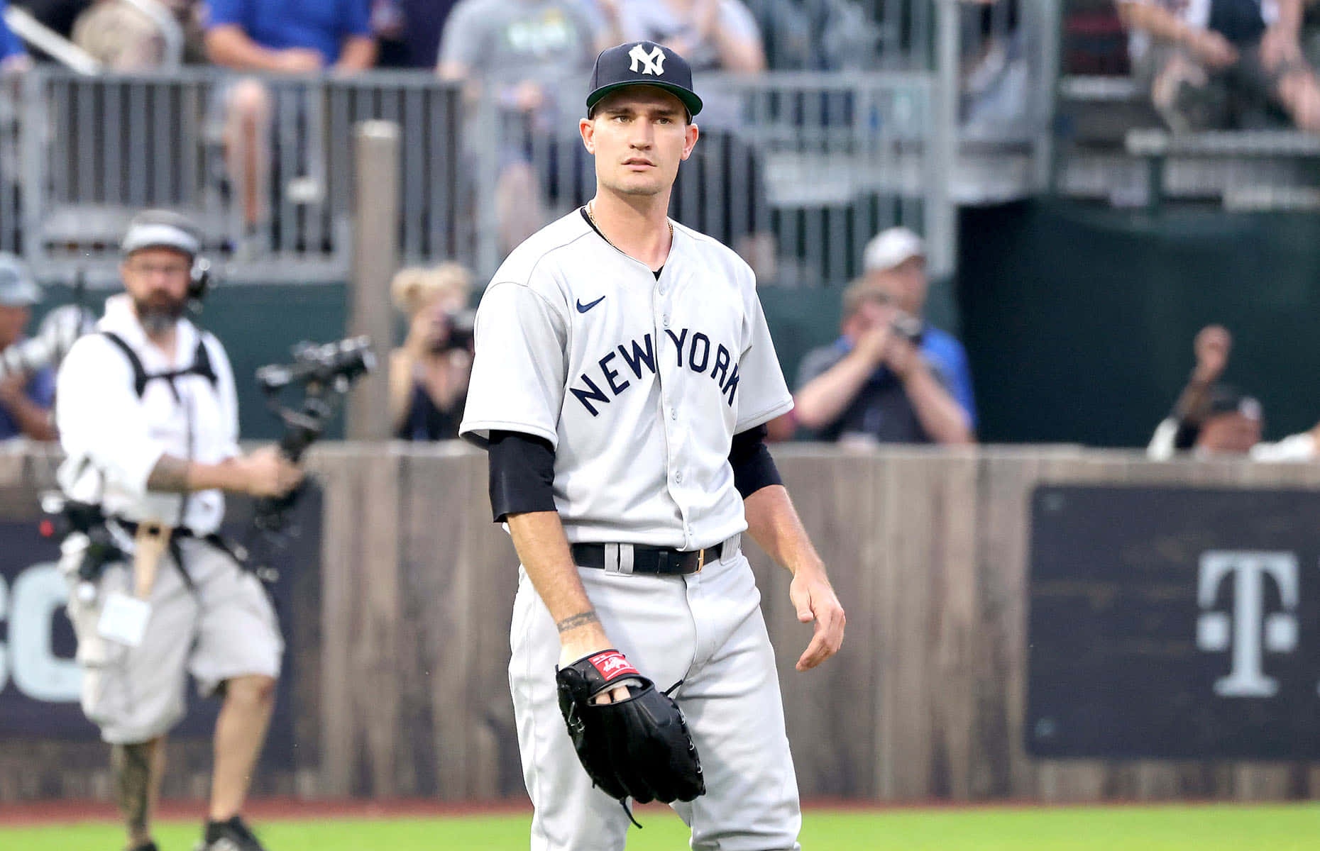 New York Yankees Pitcher On Field Wallpaper