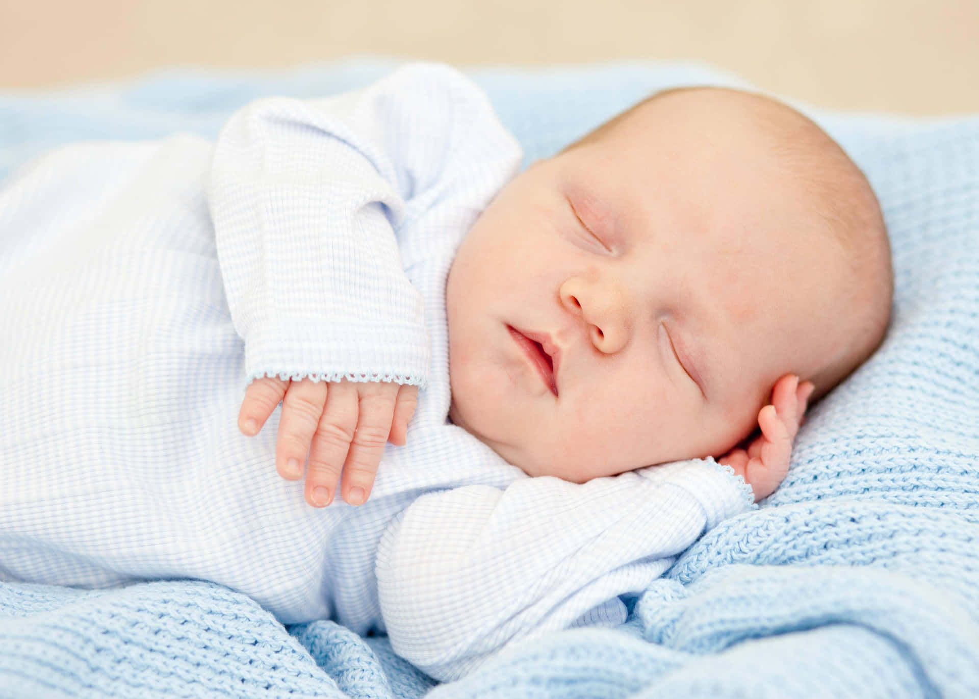 Imágenesde Recién Nacidos Niño Durmiendo Profundamente