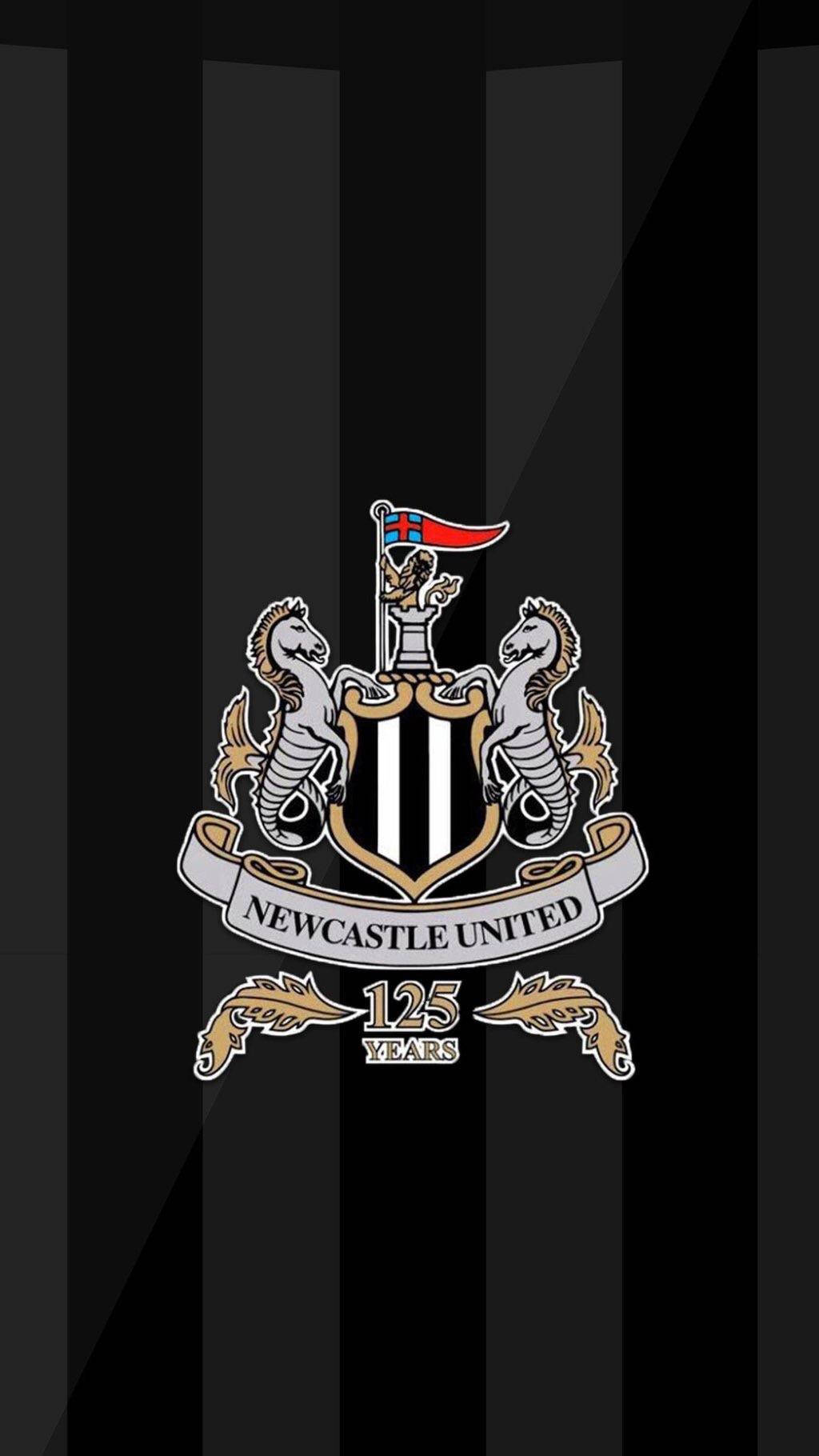 Newcastle United FC 125 År Logo Tapet Wallpaper
