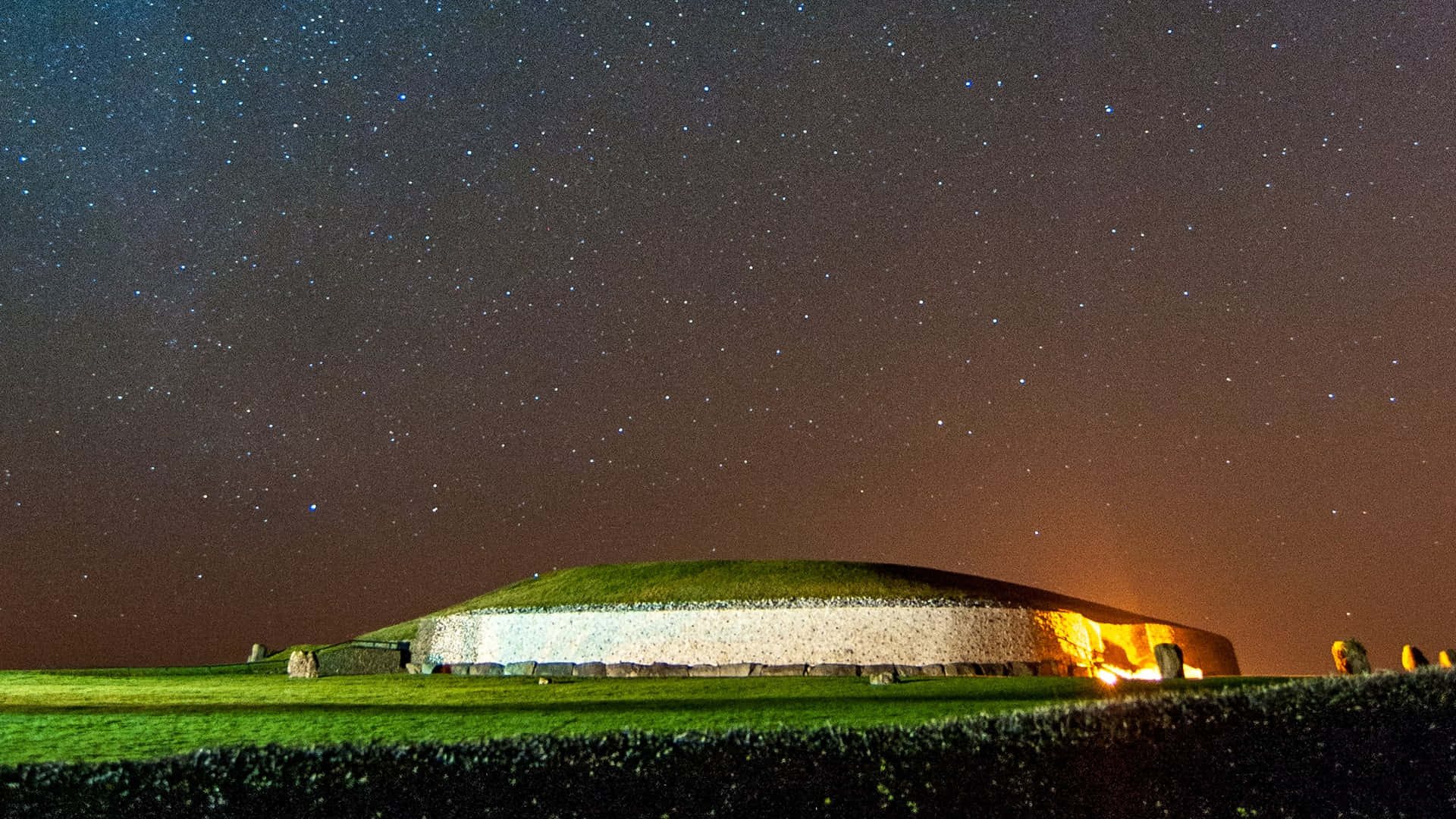 Newgrange Night Sky Full Of Stars Wallpaper