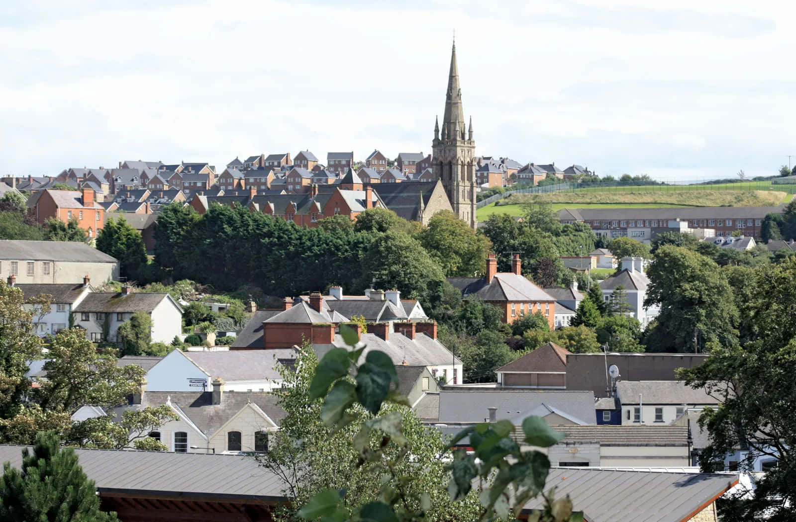 Newry Cityscapewith Spire Wallpaper