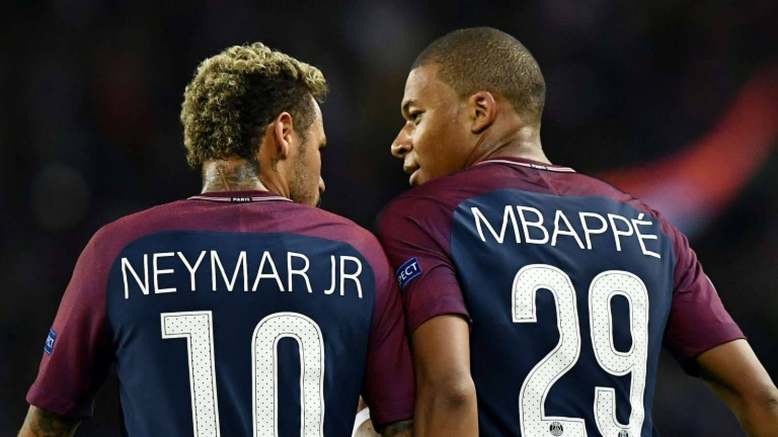 Epic Game Moment - Neymar and Mbappe Side By Side Wallpaper