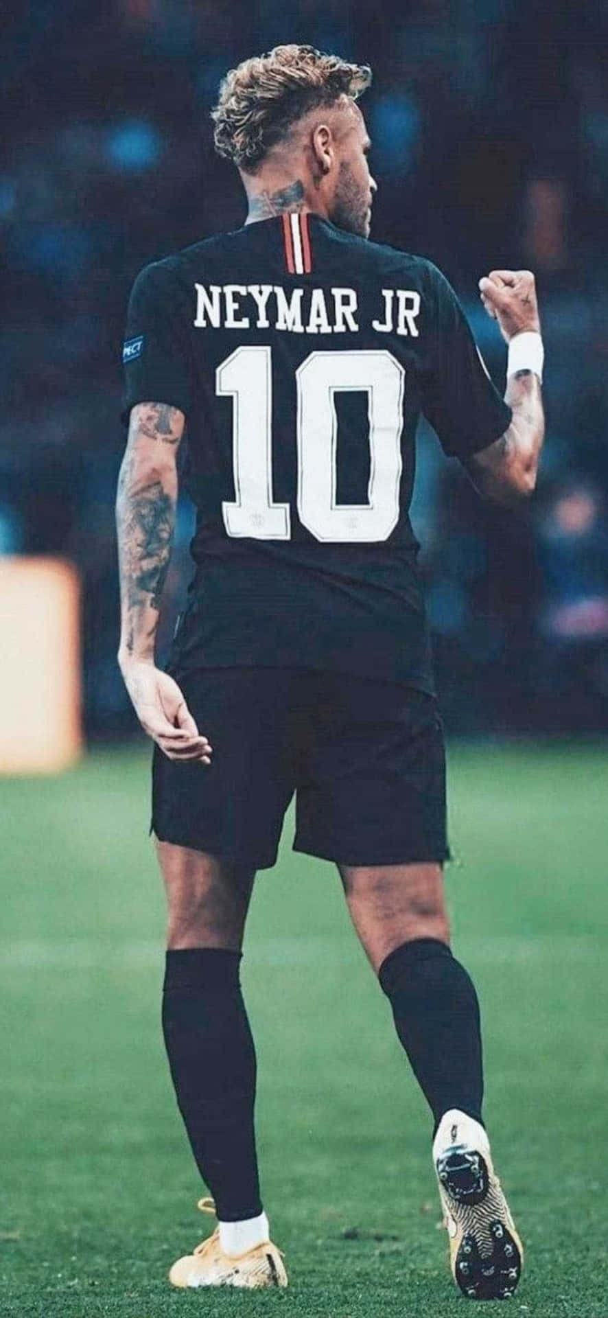 Neymar shows off the latest iPhone Wallpaper