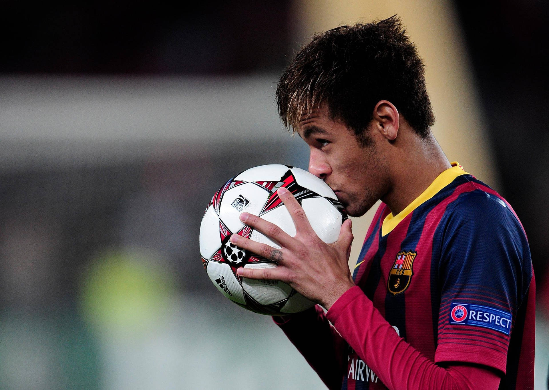 Neymar Jr Kissing Ball Wallpaper