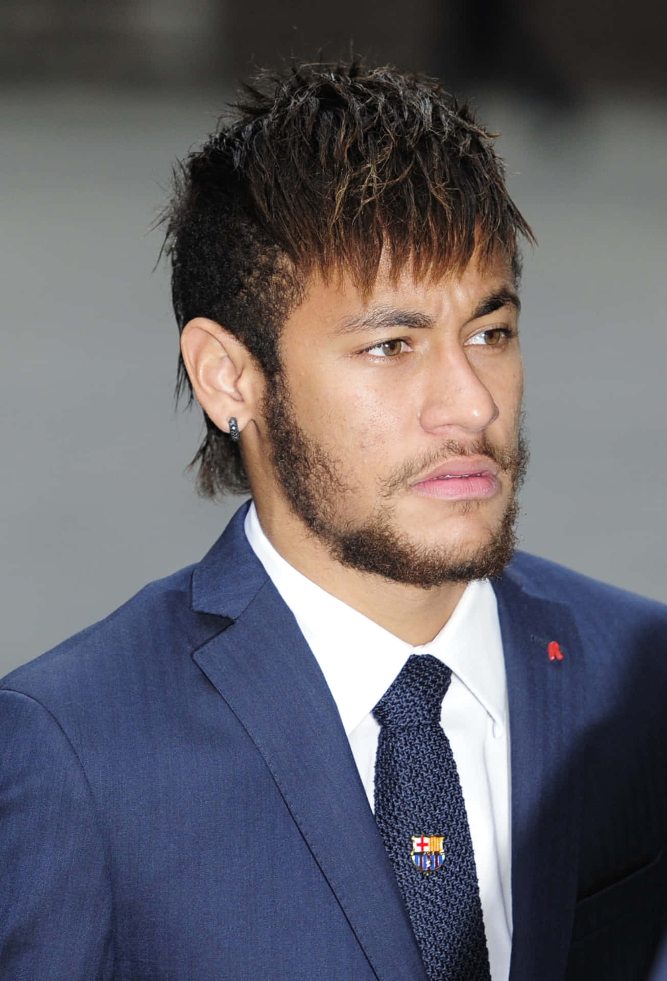 Neymar Profilein Suitand Beard Wallpaper