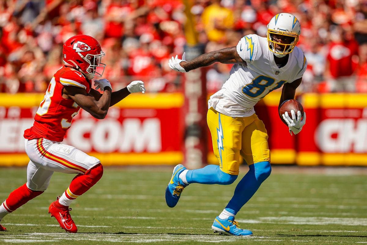 Nflmike Williams Chargers Contro Chiefs Sfondo