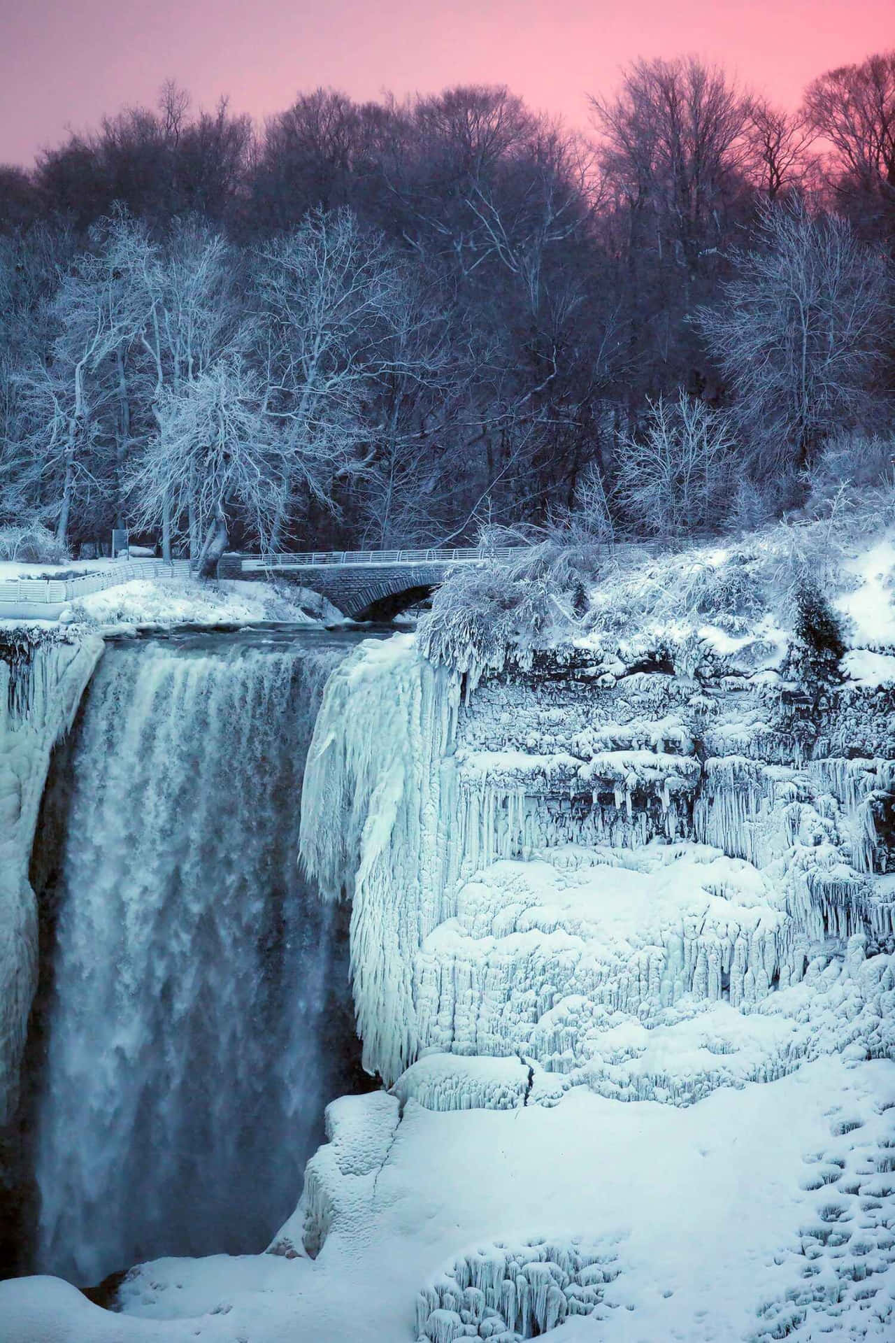 Marvel at the stunning Niagara Falls