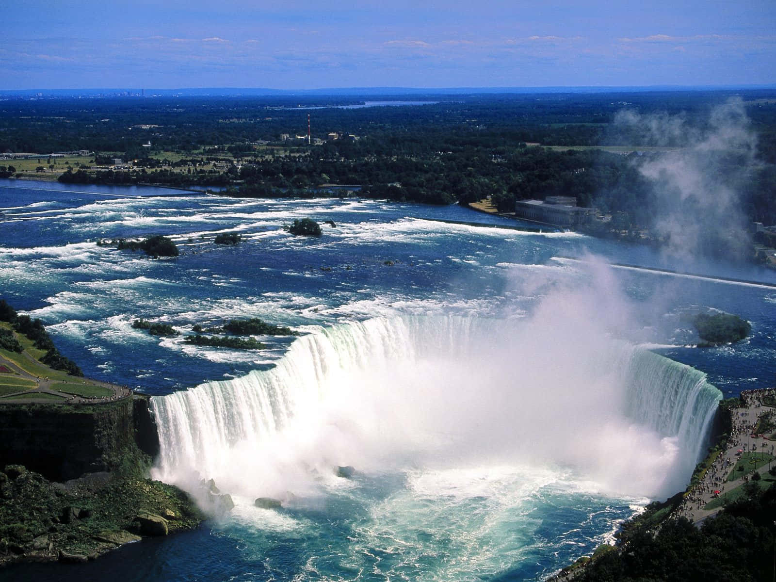 The majestic Niagara Falls