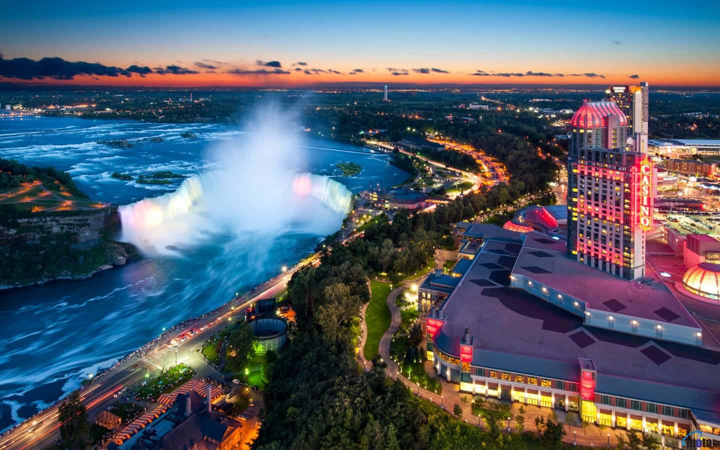 Niagarafallenoch Kasinot Vid Skymningen
