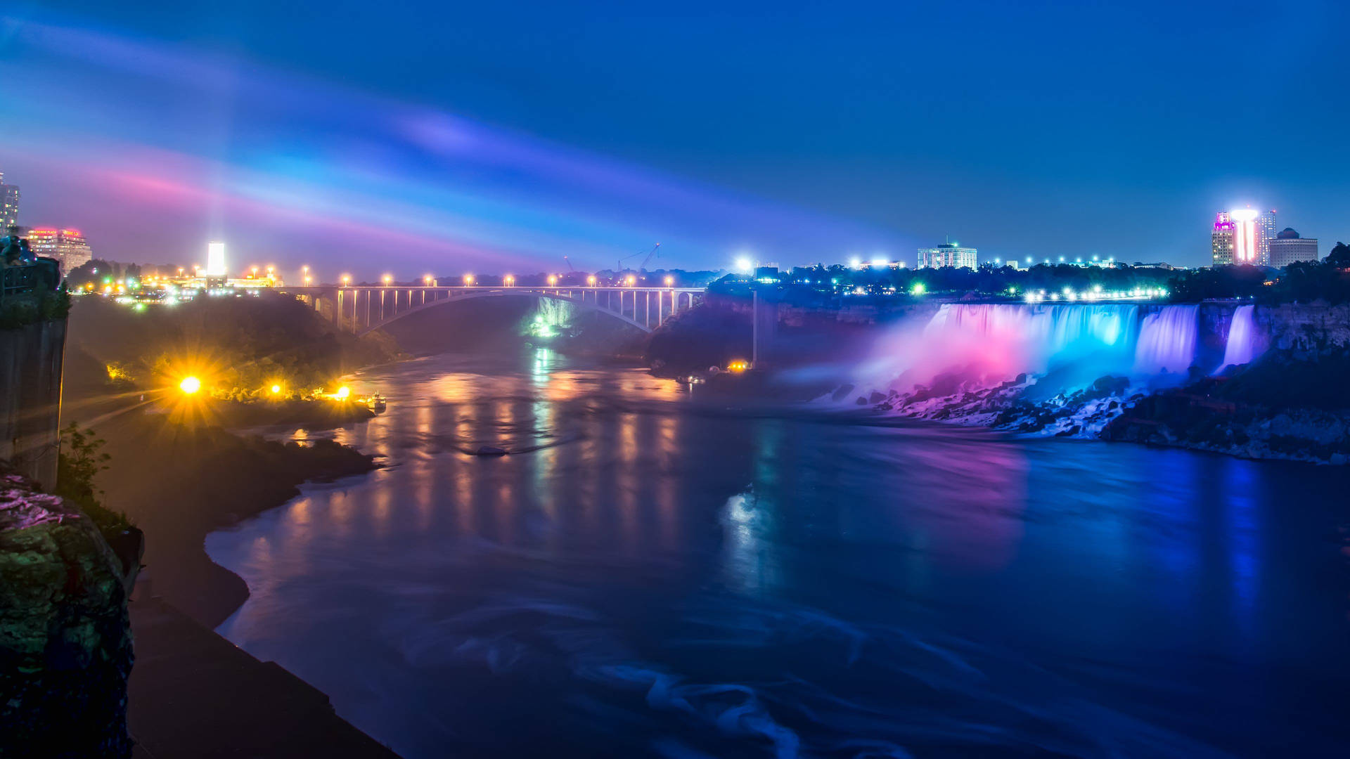 Niagara Falls Light Show Wallpaper