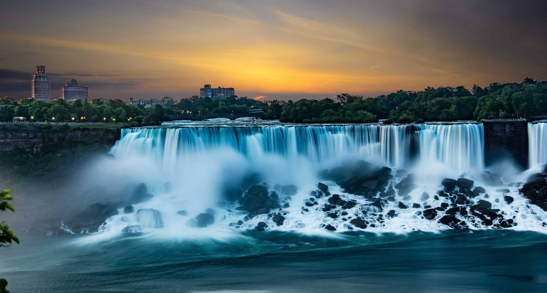 Niagara Waterfalls Front