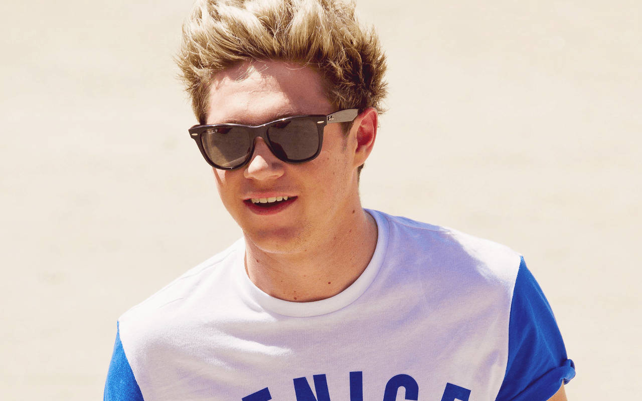 Niall Horan hvid skjorte solbriller tapet Wallpaper