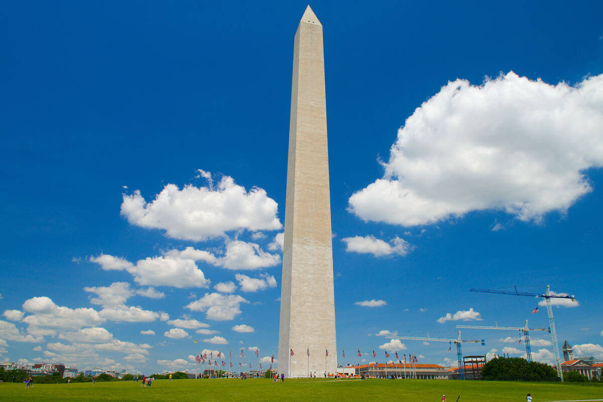 Nice Day Washington Monument Wallpaper