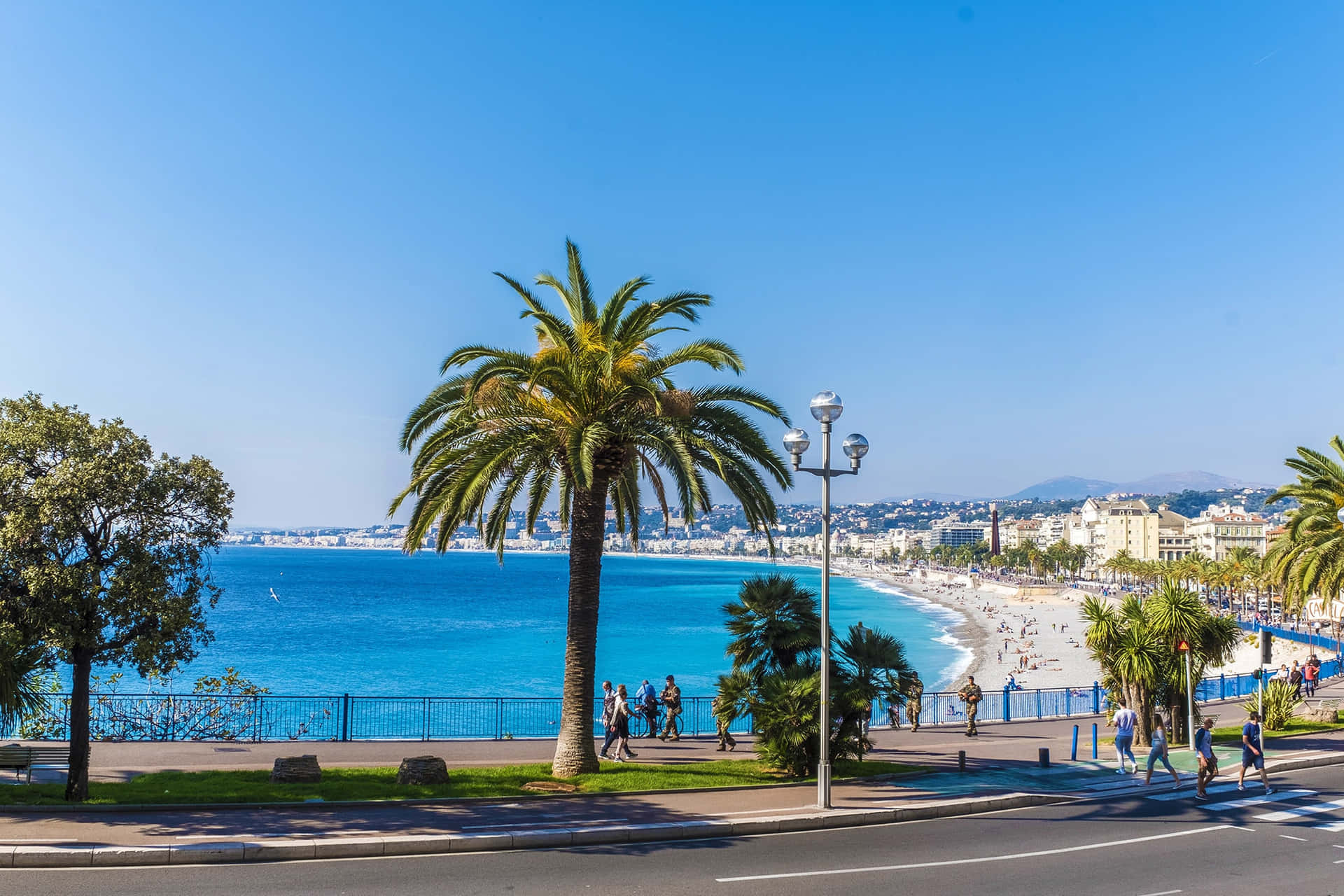 Vackermedelhavskust I Nice, Frankrike.