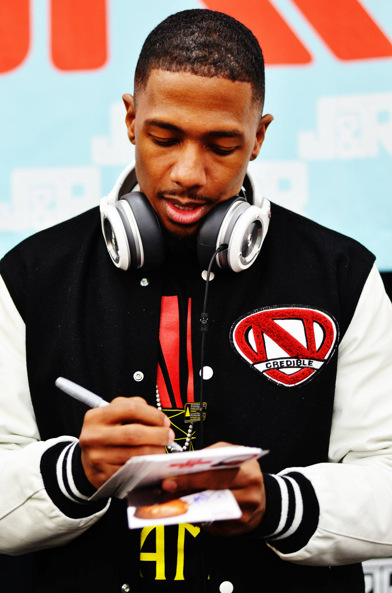 Nick Cannon Signing Autographs