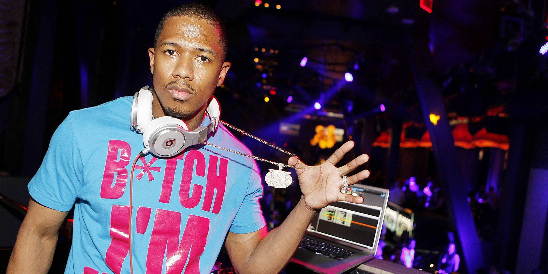 Nick Cannon With Dj Rig
