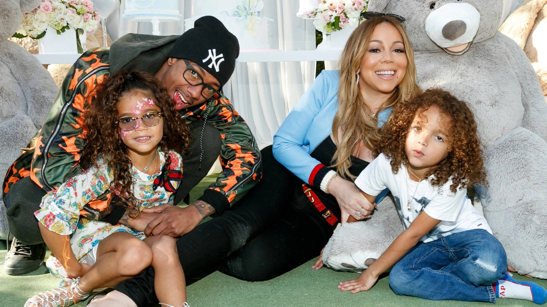Nick Cannon With Family And Mariah Carey