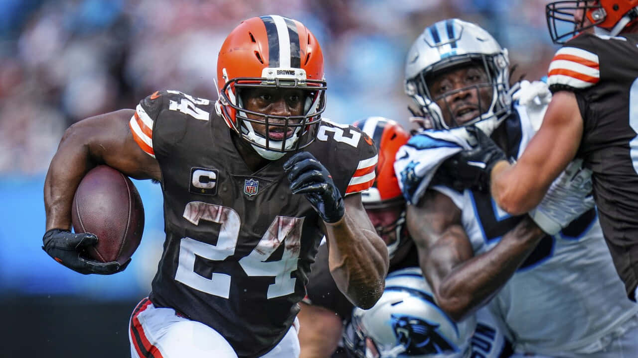 Nick Chubb In Action Cleveland Browns Wallpaper