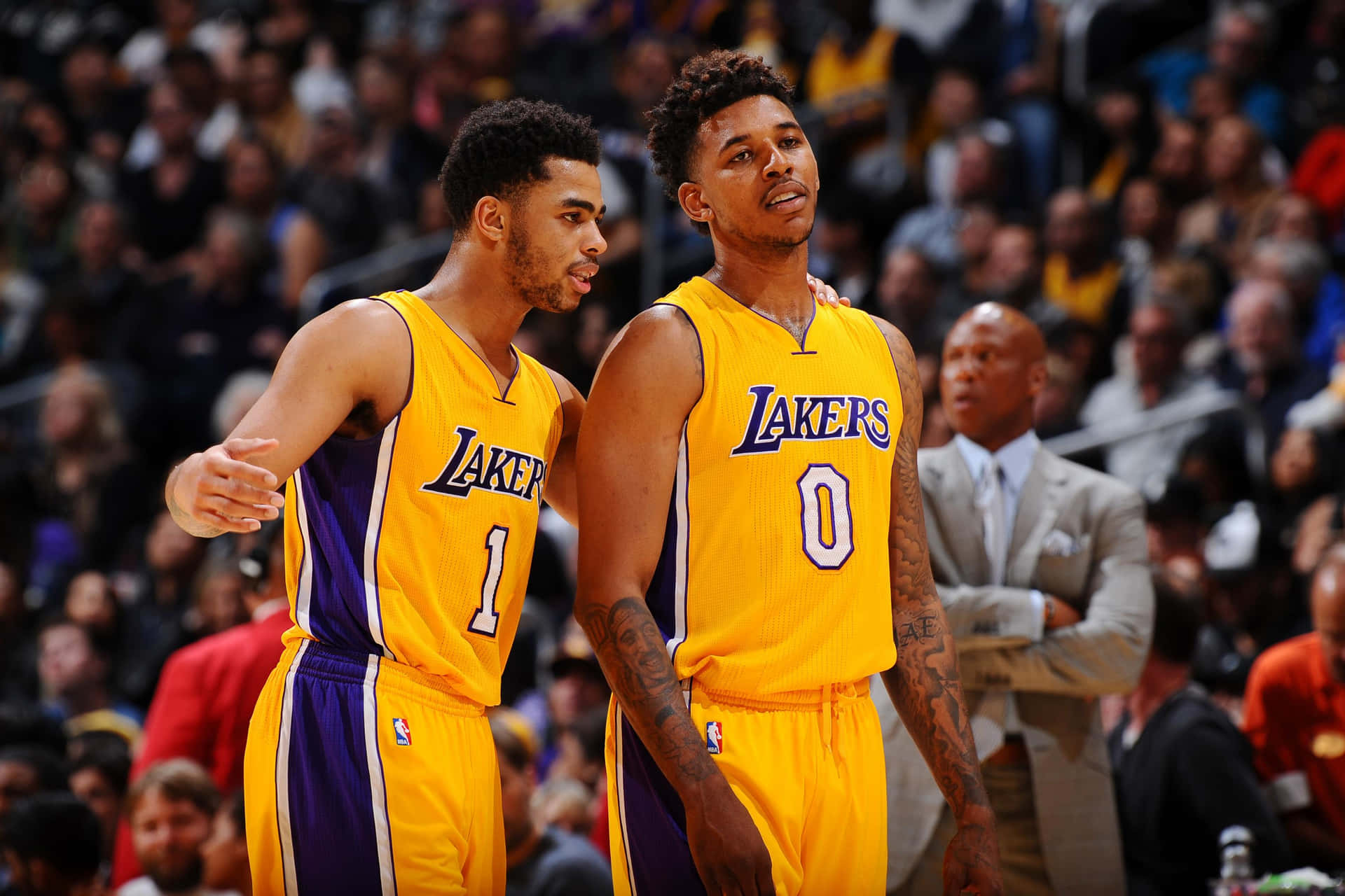 Billetmærke LA Lakers' Nick Young Går Op For et Dunk Wallpaper