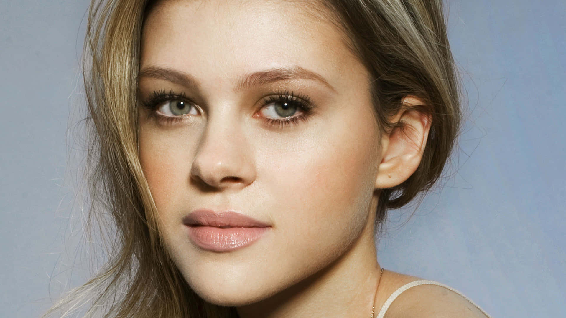 Nicola Peltz Portrait Headshot Wallpaper