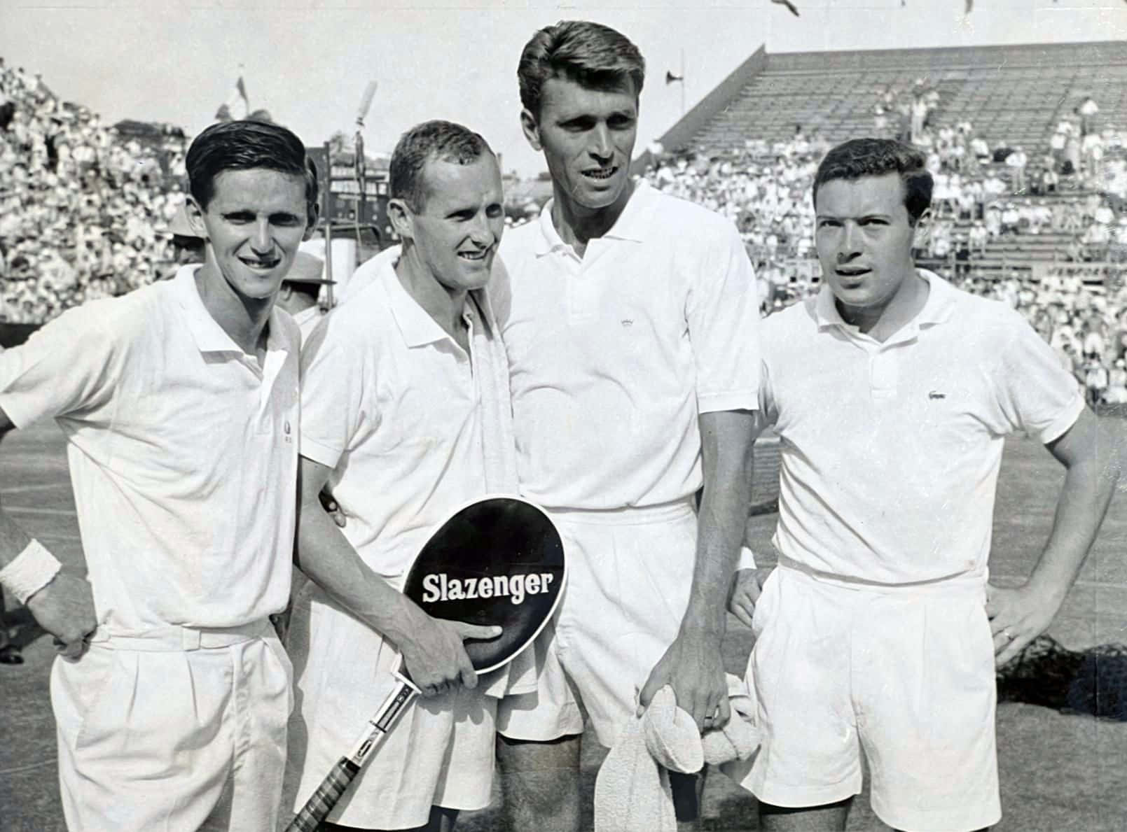 Nicola Pietrangeli With Tennis Players In 1960 Davis Cup Wallpaper