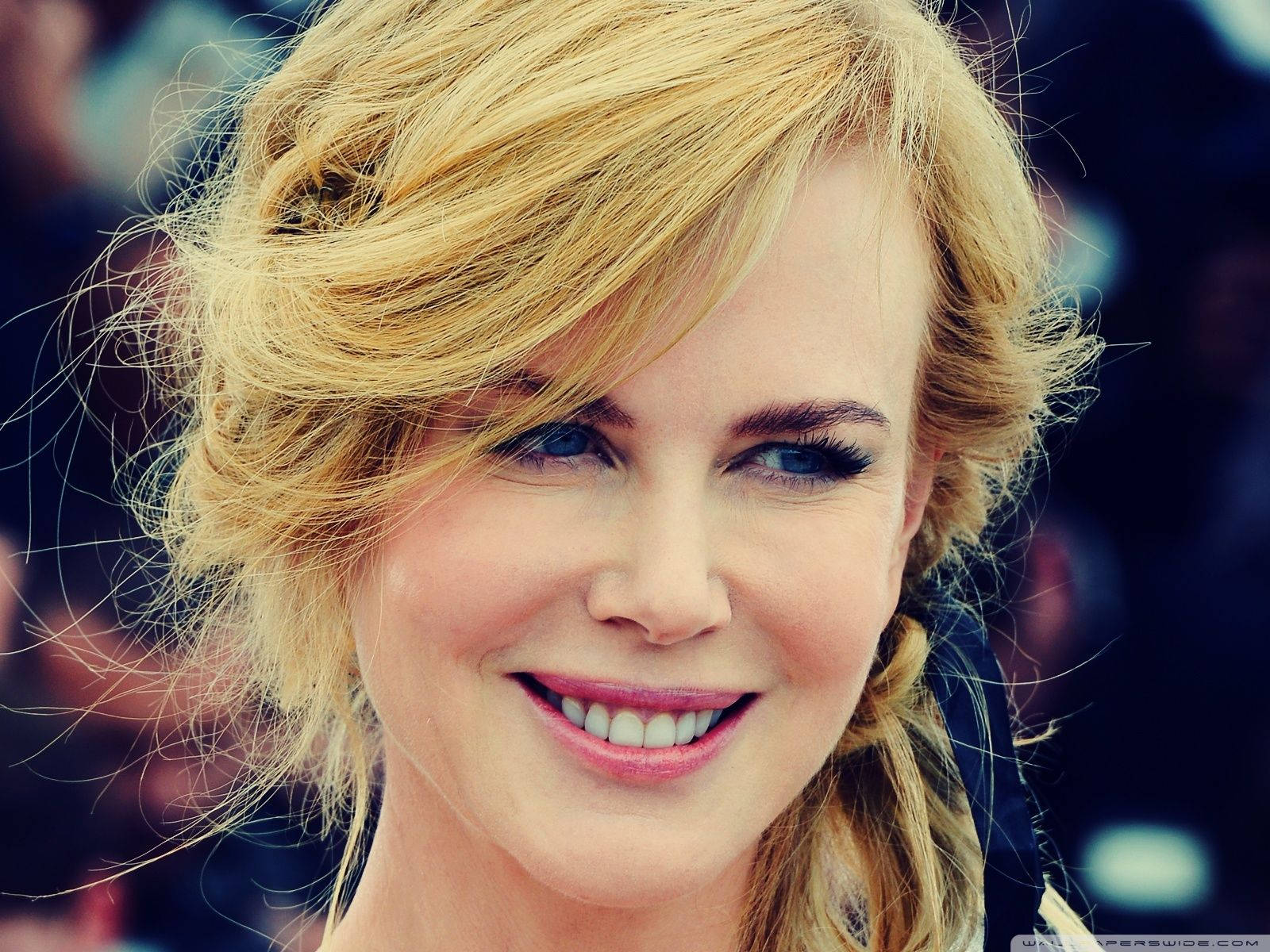 Nicole Kidman Happy Face Wallpaper